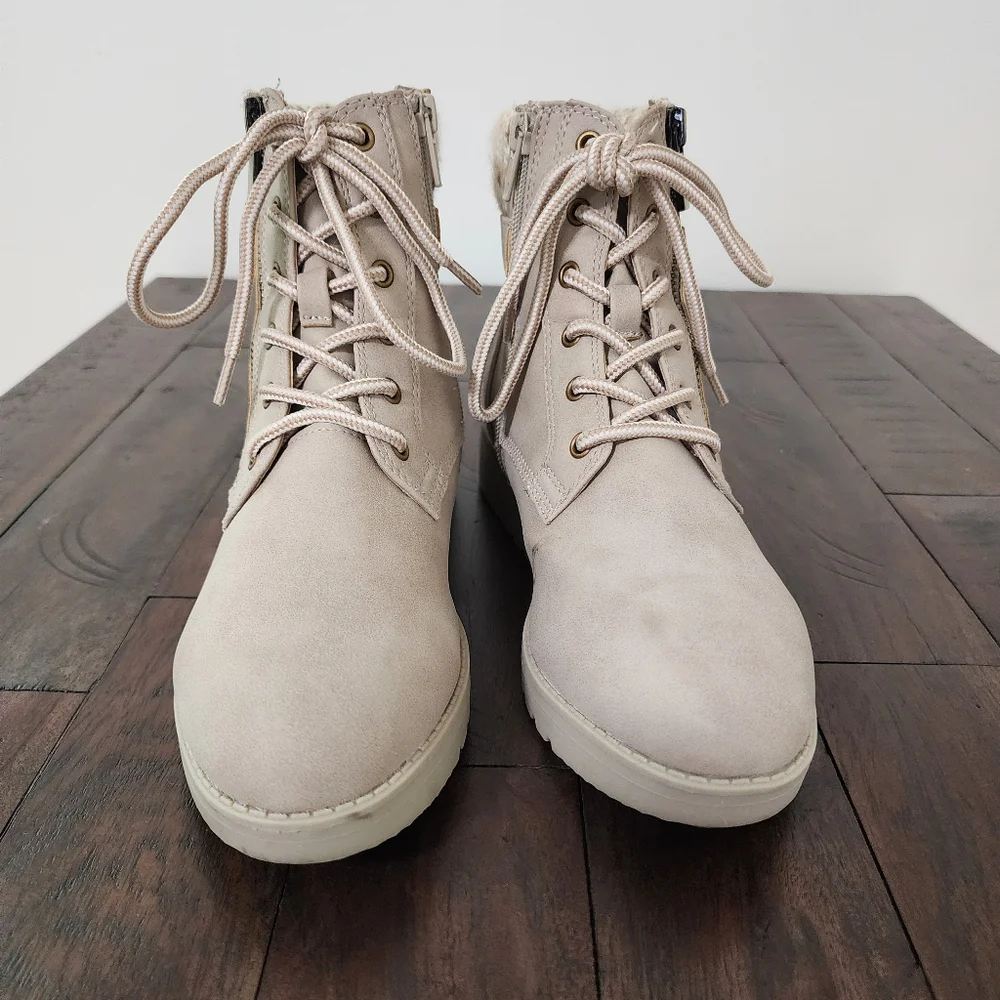 St. John's Bay Frampton Taupe Lace-up Knit Cuff Buckle Boots Sz 7 Classic Casual - Picture 5 of 12
